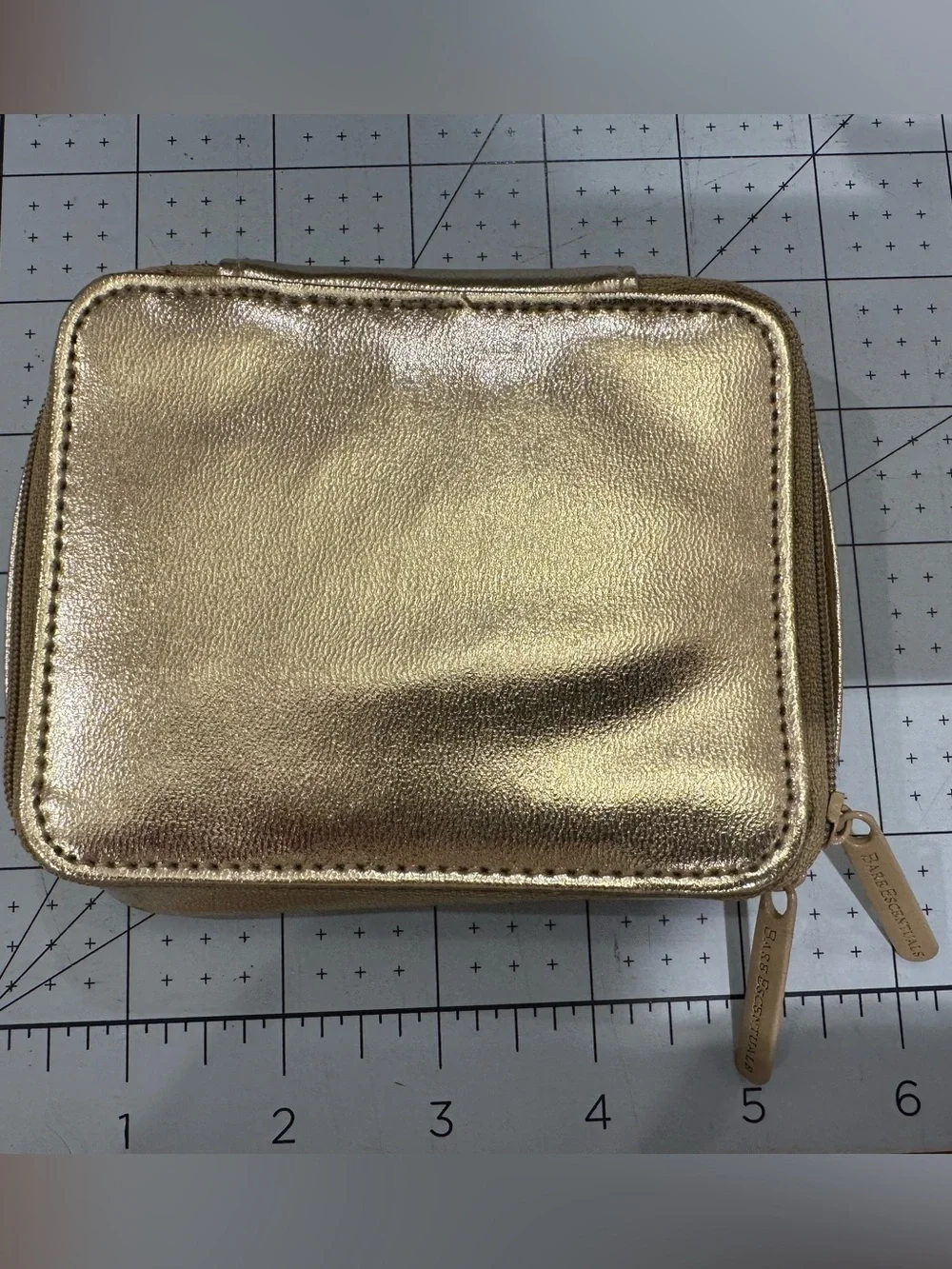 Bare Escentuals Lot of 4 Cosmetic bags. Bare Minerals